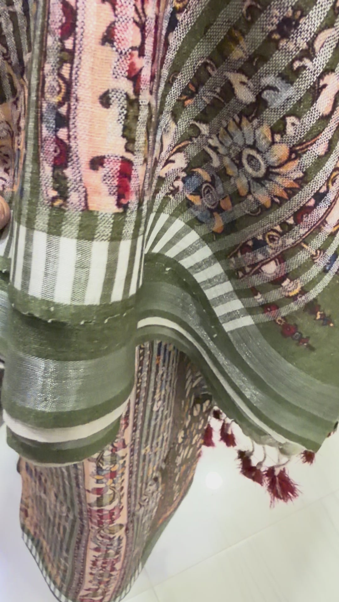 Bhagalpur Mehandi Green Pen Kalamkari with stunning Dark Creme Border